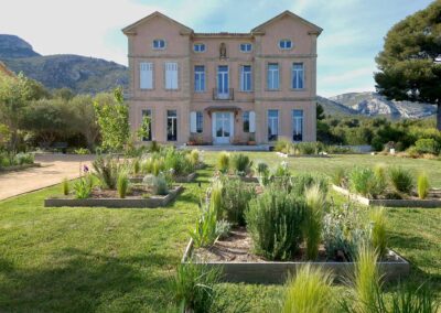 Aménagement des jardins du château de Favary – réhabilitation d’une bastide provençale